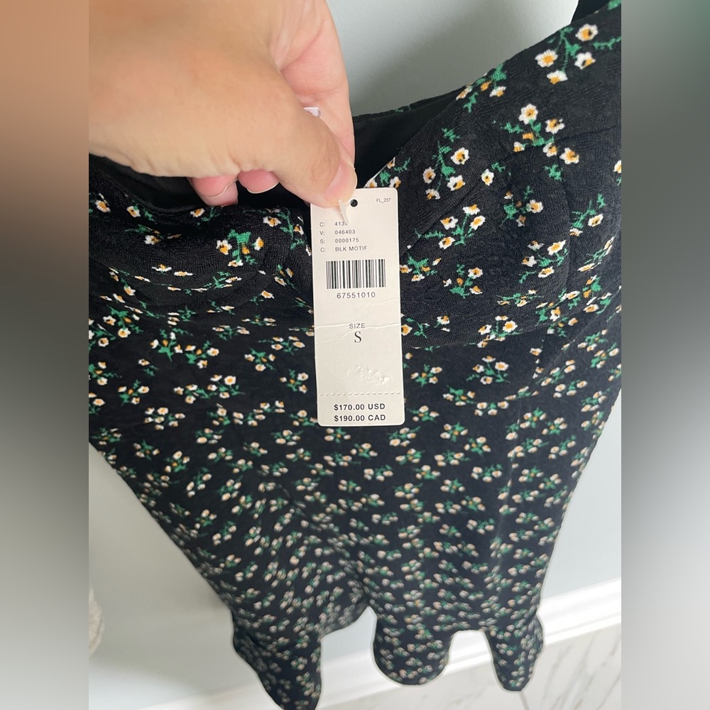 Black floral mini dress 😍 - Picture 2 of 2